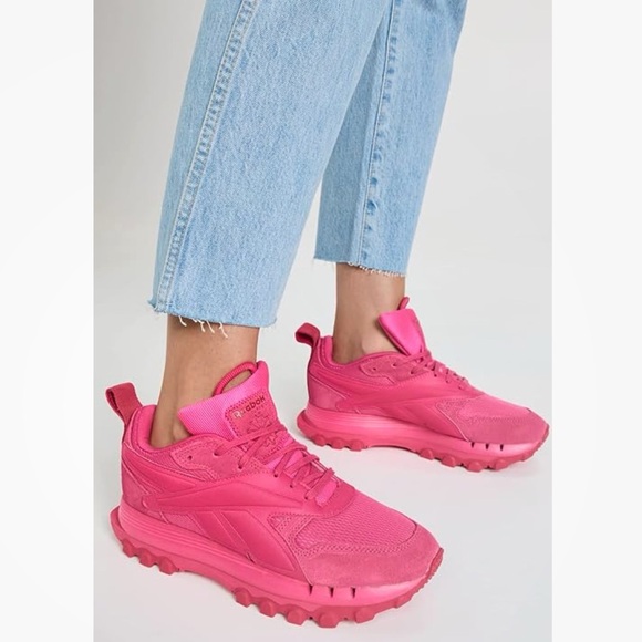 Cardi B x Reebok NWT Classic Leather V2 Sneakers in Pink Fusion Size